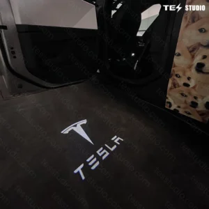 TeslaCybertruckProjectionLightsCybertruckWelcomePuddleLightsTesstudio_3-1