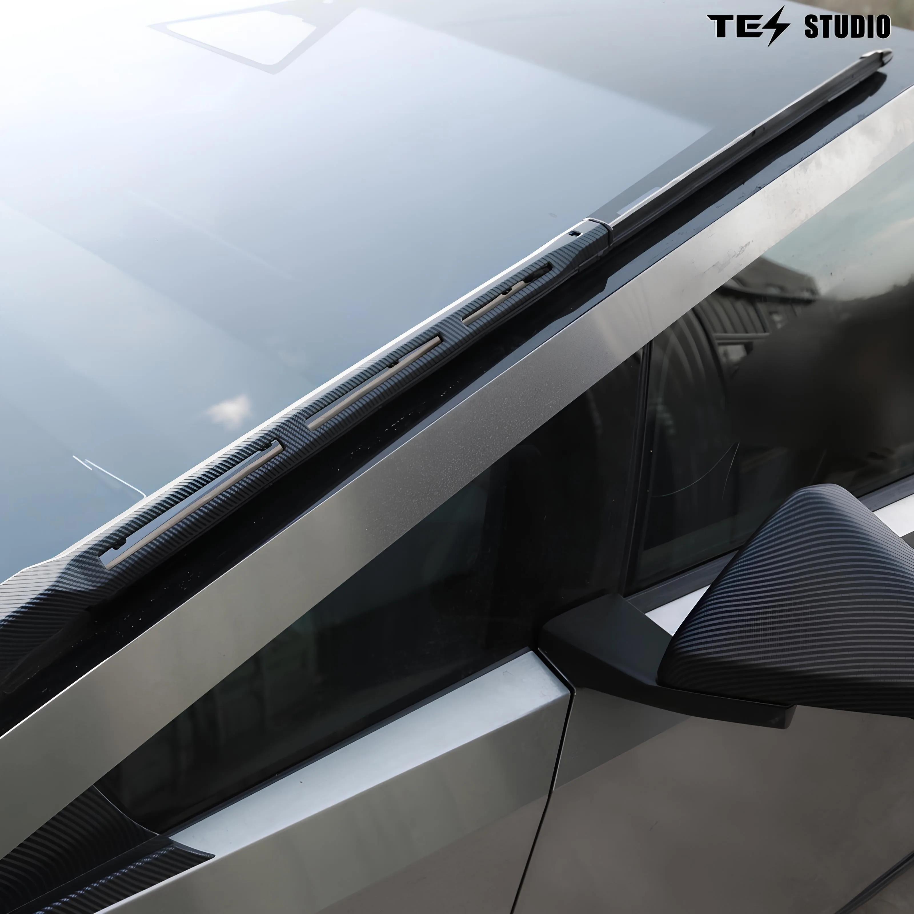 Tesstudio_Cybertruck_Windshield_Wiper_Blade_Covers_Carbon_Fiber_Pattern_ABS_For_Tesla